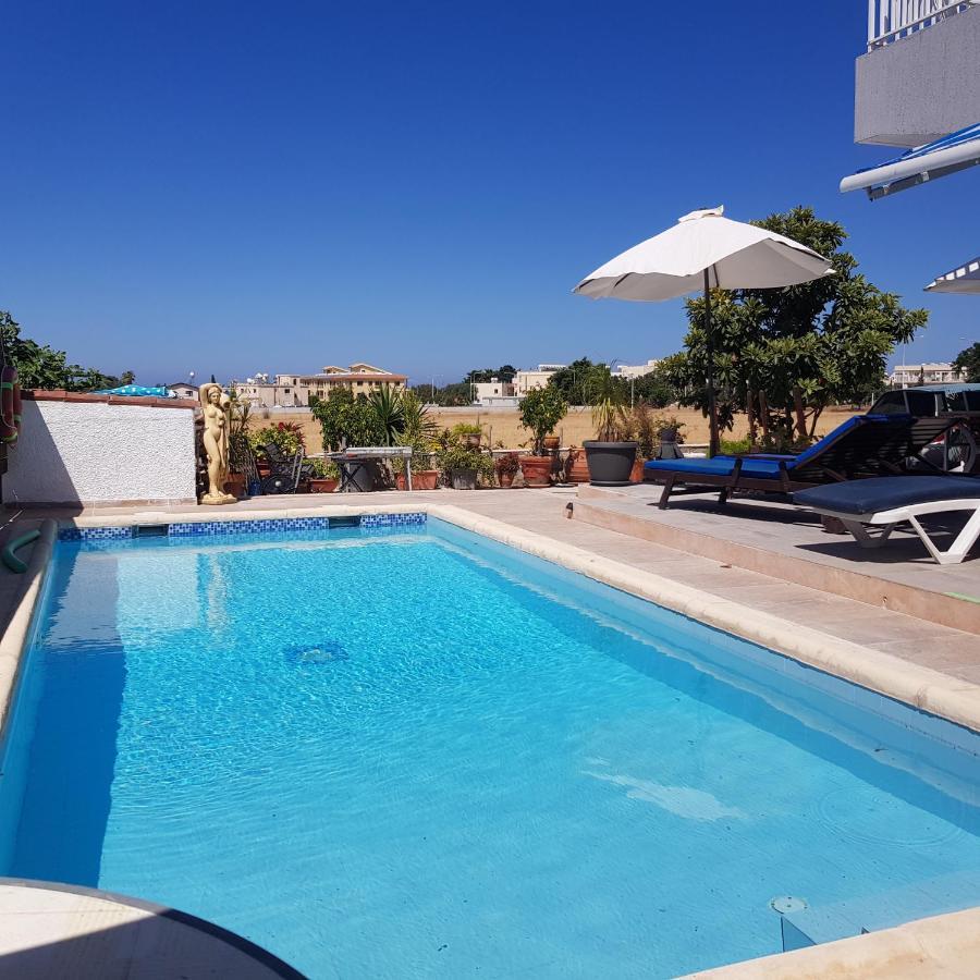 Peaceful Townhouse With Private Pool Near The Sea Apartment Paphos Exterior foto