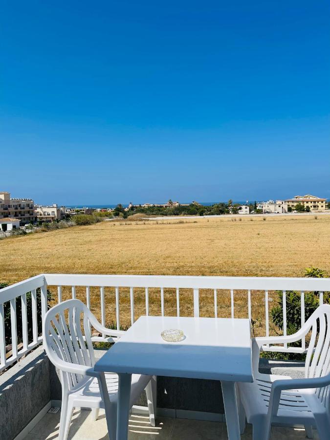 Peaceful Townhouse With Private Pool Near The Sea Apartment Paphos Exterior foto